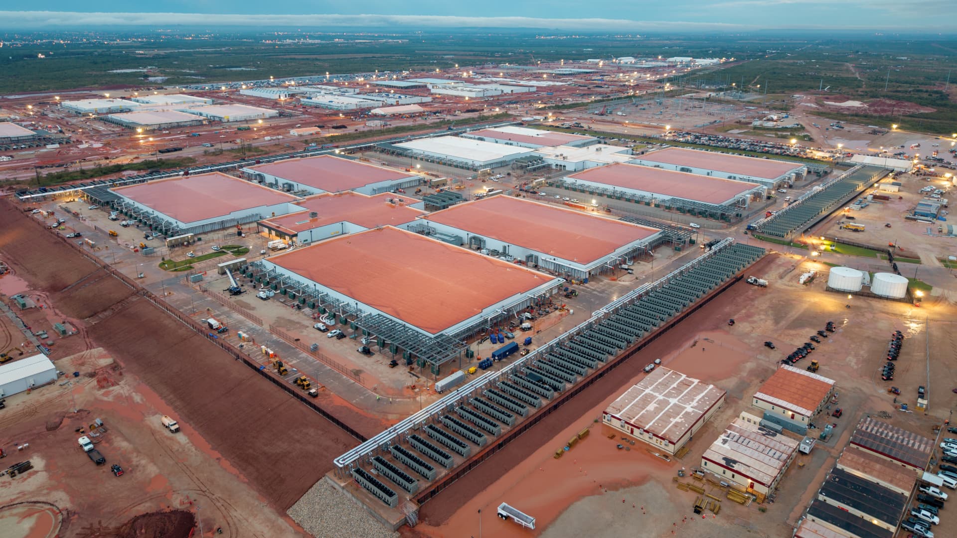 Mud to data centers: The year AI tech giants, and billions in debt, began remaking the American landscape