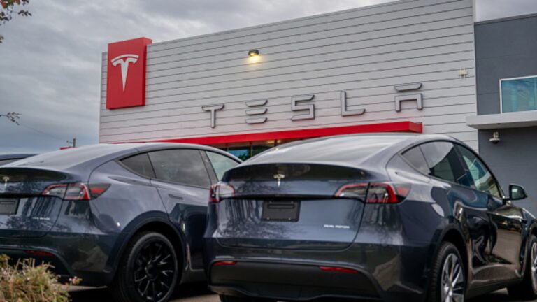 Tesla experiences 418,227 deliveries for the fourth quarter, down 16%