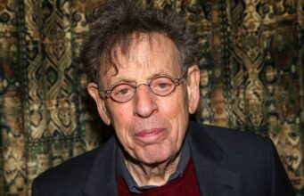 Philip Glass withdraws ‘Lincoln’ symphony from the Kennedy Heart Philip Glass withdraws ‘Lincoln’ symphony from the Kennedy Heart