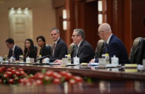 Starmer calls for UK to dangle a deeper relationship with China Starmer calls for UK to dangle a deeper relationship with China