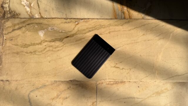 These AI notetaking devices can again you file and transcribe your meetings