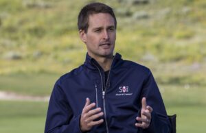 Snap shares upward thrust on fourth-quarter earnings that beat on gross sales Snap shares upward thrust on fourth-quarter earnings that beat on gross sales