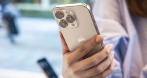 Apple warns iPhone customers to update instrument after mass hacking campaigns Apple warns iPhone customers to update instrument after mass hacking campaigns