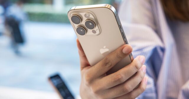 Apple warns iPhone customers to update instrument after mass hacking campaigns