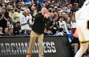 Painter picks up earn No. 500 as Purdue advances Painter picks up earn No. 500 as Purdue advances