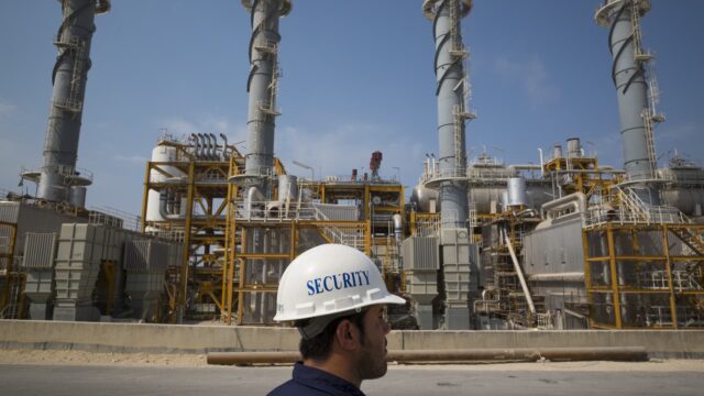 oil-drops-extra-than-4-as-trump-signals-iran-talks-despite-tehran-denial.jpeg Oil drops extra than 4% as Trump signals Iran talks despite Tehran denial