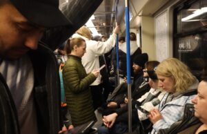 As Putin takes Russia off the grid, there are rising indicators of discontent As Putin takes Russia off the grid, there are rising indicators of discontent