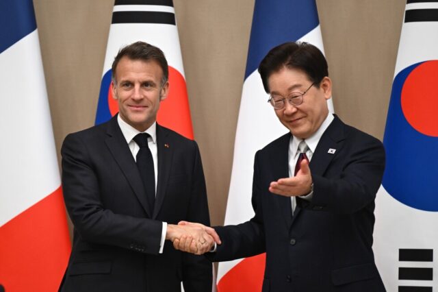 French and South Korean leaders disclose they are able to work together on Strait of Hormuz
