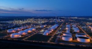 Oil costs extend gains as Trump reaffirms Tuesday closing date for bombarding Iran’s vitality vegetation, bridges Oil costs extend gains as Trump reaffirms Tuesday closing date for bombarding Iran’s vitality vegetation, bridges