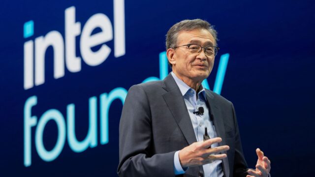 Intel shares wing on Apple chip deal document. Right here’s why it indicators a full pivot for chipmaking