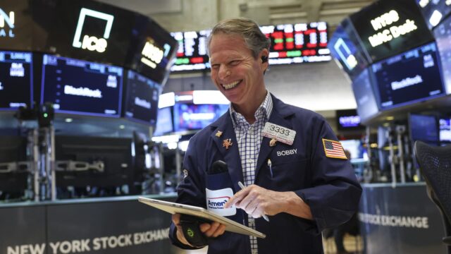 S&P 500 extends winning creep to 6 weeks. What drove the stock market beneficial properties