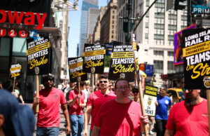 Long Island Rail Avenue strike creates manic Monday commute as negotiators return to the table Long Island Rail Avenue strike creates manic Monday commute as negotiators return to the table