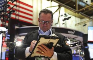 Stocks below stress as correction fears develop and memoir rally defies geopolitical turmoil Stocks below stress as correction fears develop and memoir rally defies geopolitical turmoil