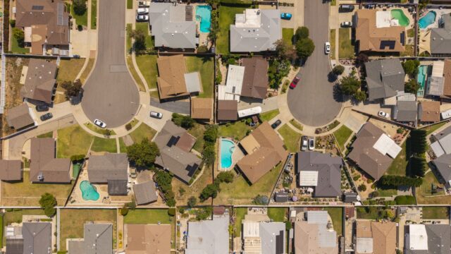 Sellers are pulling homes off the market at the quickest tempo since 2020