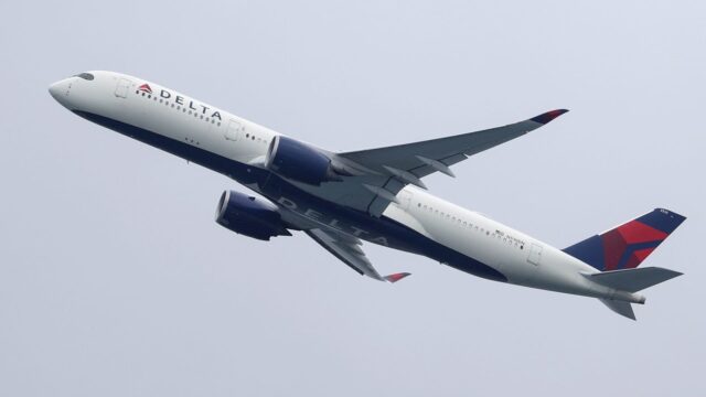 ‘Raise ’em on’: Most winning airline Delta needs United’s crown over the Pacific, too.