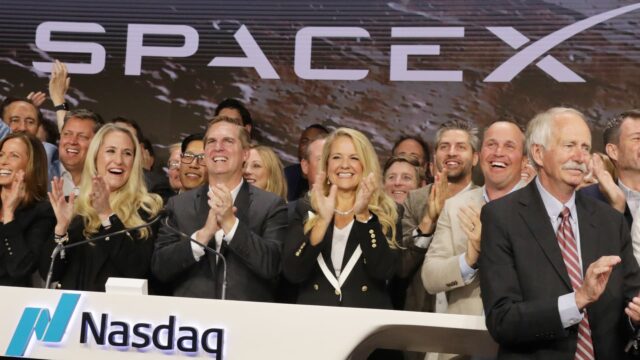 spacex-market-cap-tops-2-trillion-after-shares-of-elon-musks-rocket-company-construct6a2cbedb7cea3.jpg SpaceX market cap tops $2 trillion after shares of Elon Musk’s rocket company construct 30% on debut