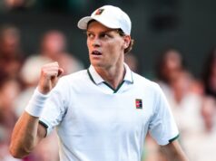 Defending Wimbledon champ Jannik Sinner defeats French Open winner Alexander Zverev in 4 gadgets Defending Wimbledon champ Jannik Sinner defeats French Open winner Alexander Zverev in 4 gadgets