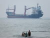 US strikes Iran and Bahrain warns of incoming fire US strikes Iran and Bahrain warns of incoming fire