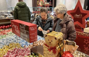Cocoa costs are easing. So why is chocolate peaceful so pricey? Cocoa costs are easing. So why is chocolate peaceful so pricey?