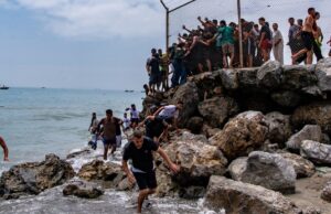 50,000 unhealthy into Spanish territory in deadly border scoot 50,000 unhealthy into Spanish territory in deadly border scoot