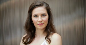 Amanda Knox Is Bringing A Solo Expose To The Edinburgh Fringe (And Getting Some Pushback) Amanda Knox Is Bringing A Solo Expose To The Edinburgh Fringe (And Getting Some Pushback)