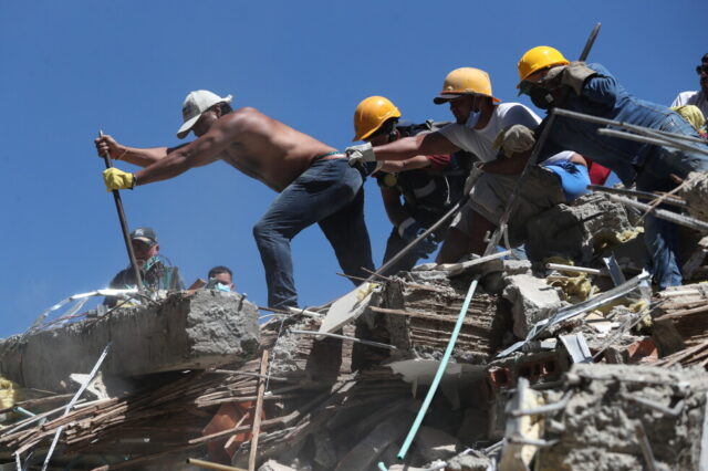 rescuers-mediate-about-lacking-after-colombia-quake-kills-more-than-100.jpg Rescuers mediate about lacking after Colombia quake kills more than 100…