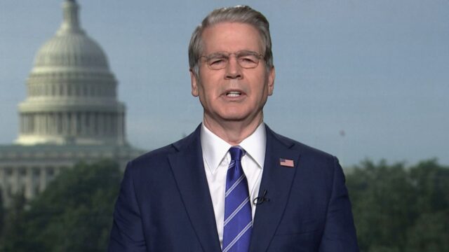 U.S. to exercise financial tactics on Iran ‘which comprise never been seen’; Navy works to support shy provider USS Abraham Lincoln