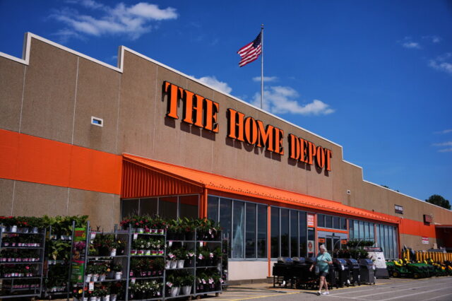dwelling-depot-retains-topping-revenue-expectations-however-sticks-with-outlook-with-6a8591ce6ad50.jpg Dwelling Depot retains topping revenue expectations, however sticks with outlook with housing in a dash