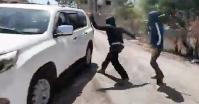 palestinian-girl-and-nbc-recordsdata-crew-attacked-by-masked-israeli-settlers-in-west6a9483181156e.jpg Palestinian girl and NBC Recordsdata crew attacked by masked Israeli settlers in West Monetary institution